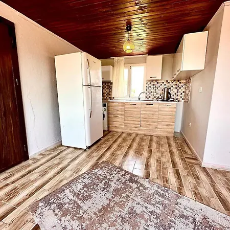 Castabus Homes Apartmán *
