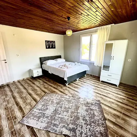 Castabus Homes *